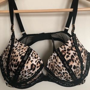 2 Victoria’s Secret “Very Sexy Push Up Bras”